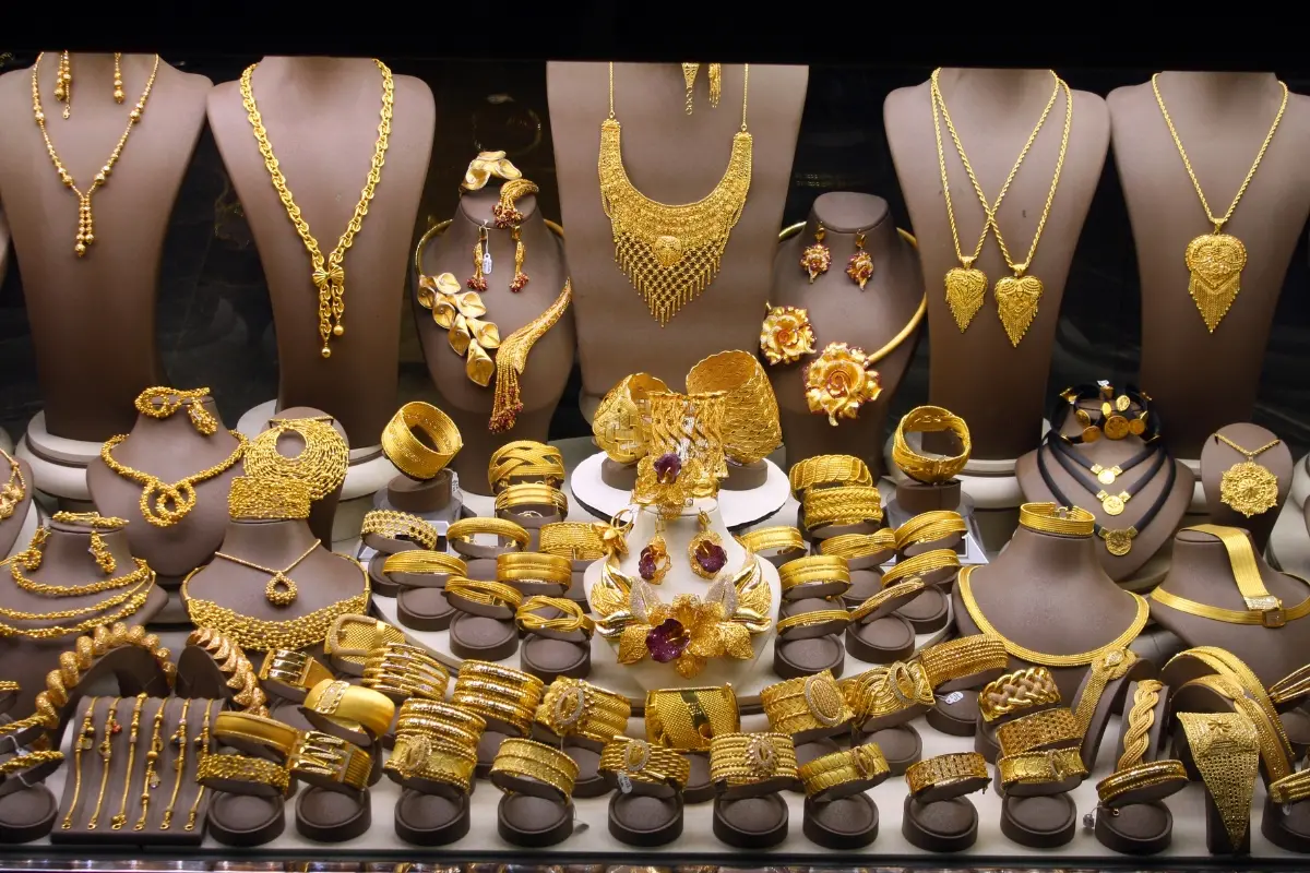 Gold rates today (November 8, Saturday): What should buyers and investors know?