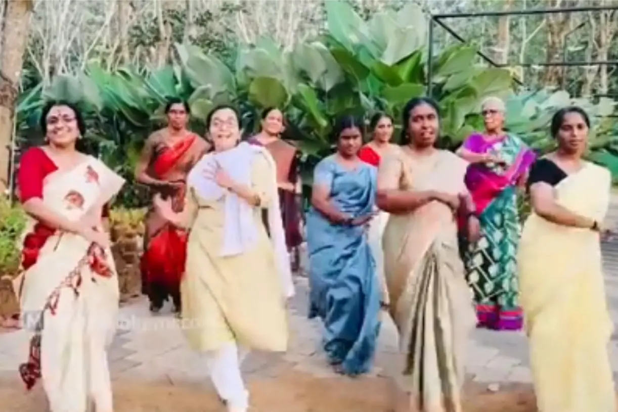തിരുവില്വാമല പഞ്ചായത്തിലെ വനിതാ അംഗങ്ങൾ പാർട്ടിഭേദമില്ലാതെ ഒന്നിച്ച് ചുവടുവെക്കുന്നു