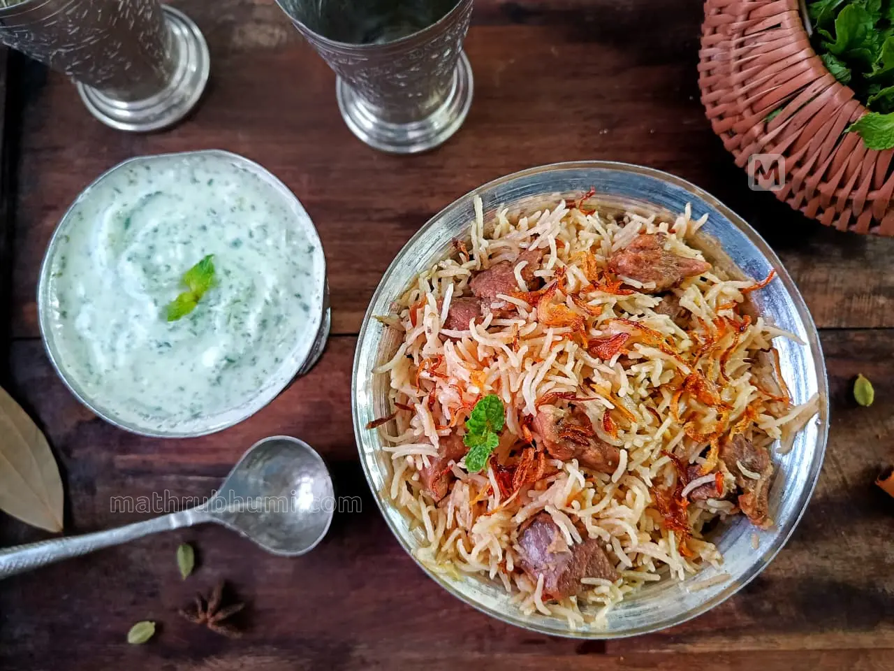 ബീഫ് യഖ്നി പുലാവ്, ഗ്രീൻ റൈത്ത