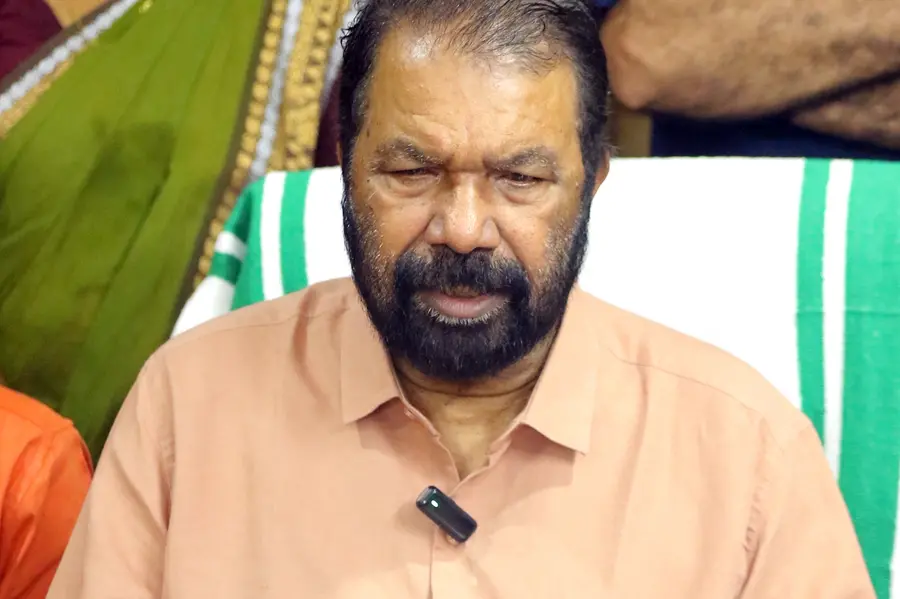 വിദ്യാര്ഥികളെ കൊണ്ട് ആര്.എസ്.എസ് ഗണഗീതം പാടിപ്പിച്ച സംഭവത്തില് അന്വേഷണം പ്രഖ്യാപിച്ച് മന്ത്രി വി.ശിവന്കുട്ടി