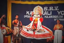 ജനകീയമാകുന്ന കലകൾ; കഥകളി ആട്ടക്കഥയിലെ വേറിട്ട വഴികൾ തേടി മധു വാരണാസി
