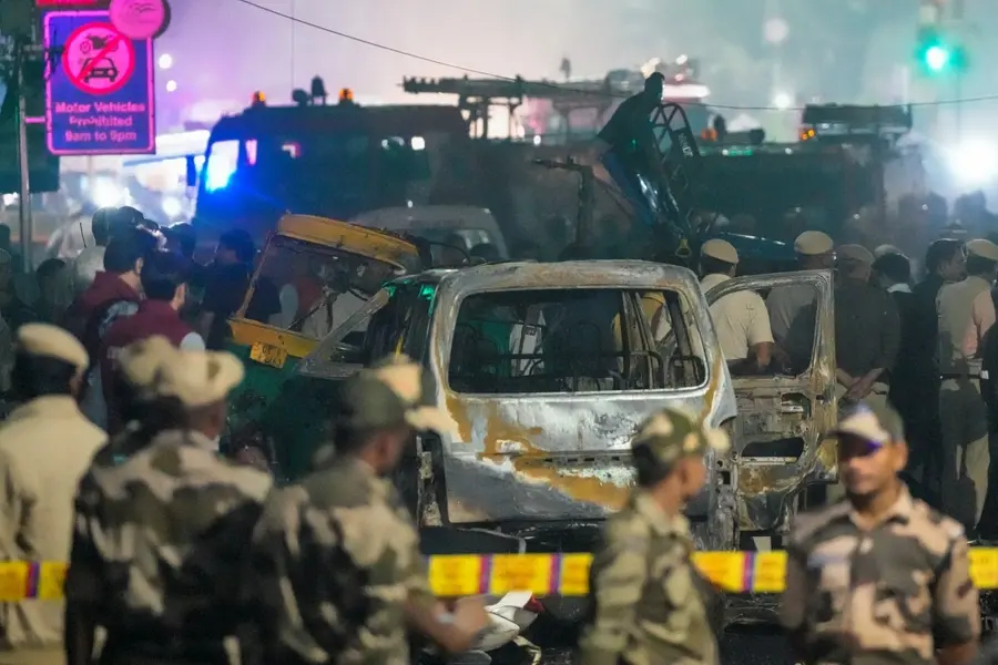 Blast in parked car near Red Fort