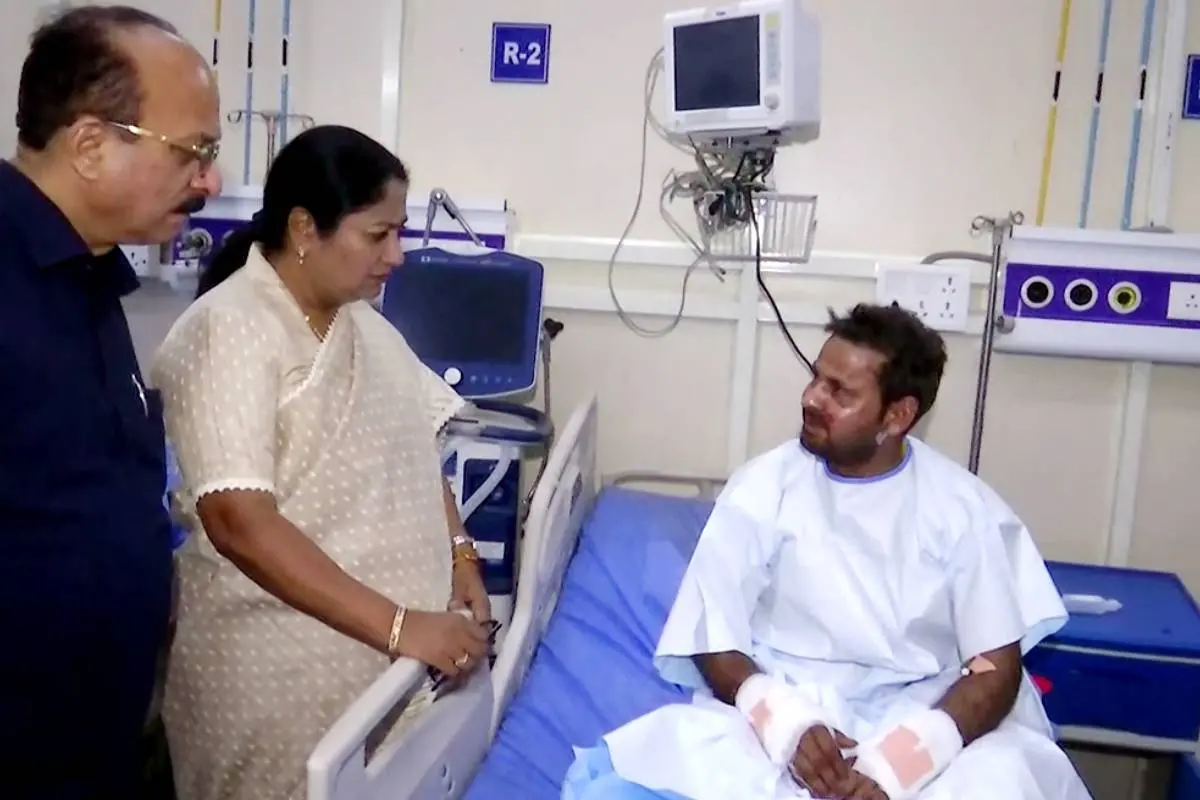 സ്ഫോടനത്തില് പരിക്കേറ്റവരെ സന്ദര്ശിക്കുന്ന ഡല്ഹി മുഖ്യമന്ത്രി രേഖ ഗുപ്ത | ANI
