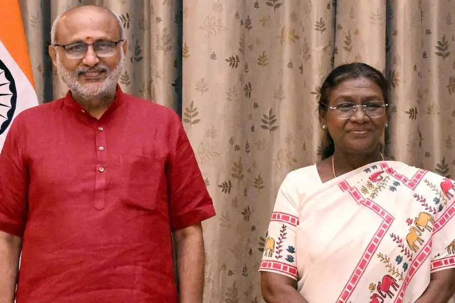 ഡല്ഹി സ്ഫോടനം: മരണപ്പെട്ടവര്ക്ക് അനുശോചനമറിയിച്ച് രാഷ്ട്രപതിയും ഉപരാഷ്ട്രപതിയും