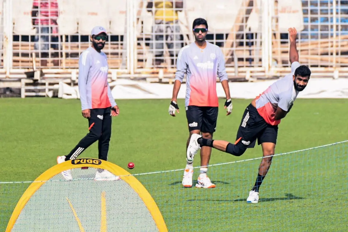 Indian cricket team players practice at Eden Garden ahead of the first Test match against South Africa | Photo: ANI