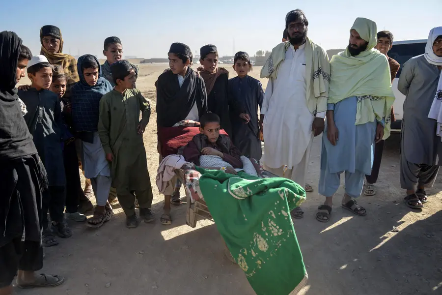 Afghanistan bans ‘inferior’ Pakistani medicines, tells traders to seek new routes