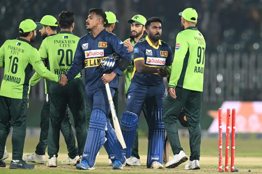 Sri Lanka board asks players to stay in Pakistan after bomb blast or face action