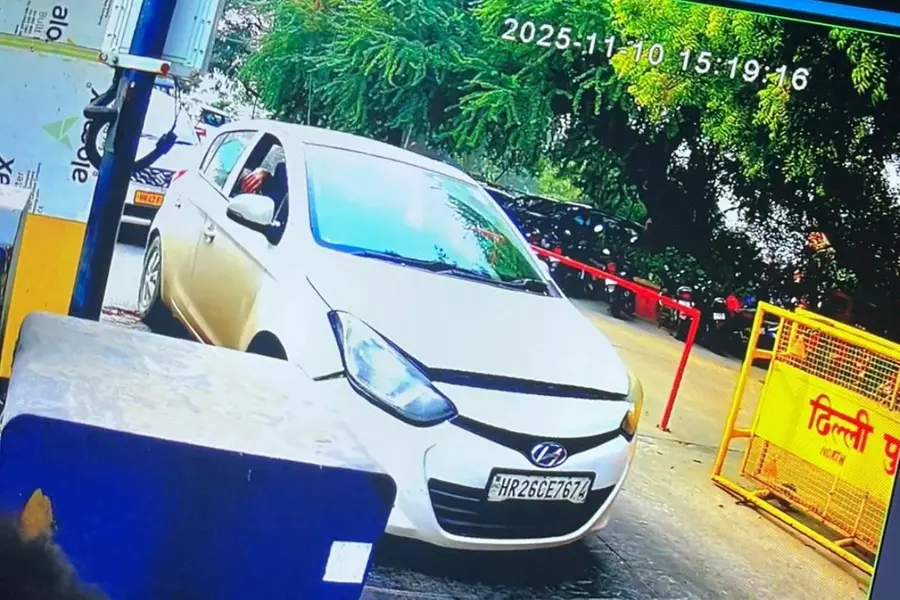 ചെങ്കോട്ടയില്‍ പൊട്ടിത്തെറിച്ചത് പല കൈമറിഞ്ഞ ഐ20 കാര്‍; വാങ്ങിയത് 1.70 ലക്ഷം രൂപയ്ക്ക് ഒഎൽഎക്സിൽനിന്ന്
