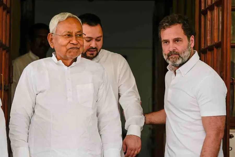 ദയനീയം മഹാസഖ്യം, തേജസ്വിയുടെ സ്വപ്നംപൊലിഞ്ഞു, നാമമാത്രമായി കോണ്ഗ്രസ്, ചുരുങ്ങി ഇടത് പാർട്ടികളും