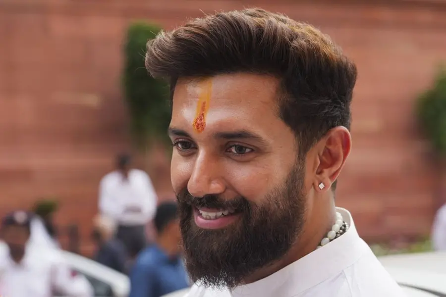 വിലപേശി നേടിയ 29 സീറ്റുകളില് 22ലും ലീഡ്, 'യുവ ബിഹാറി'യായി നിലയുറപ്പിച്ച് ചിരാഗ് പസ്വാന്