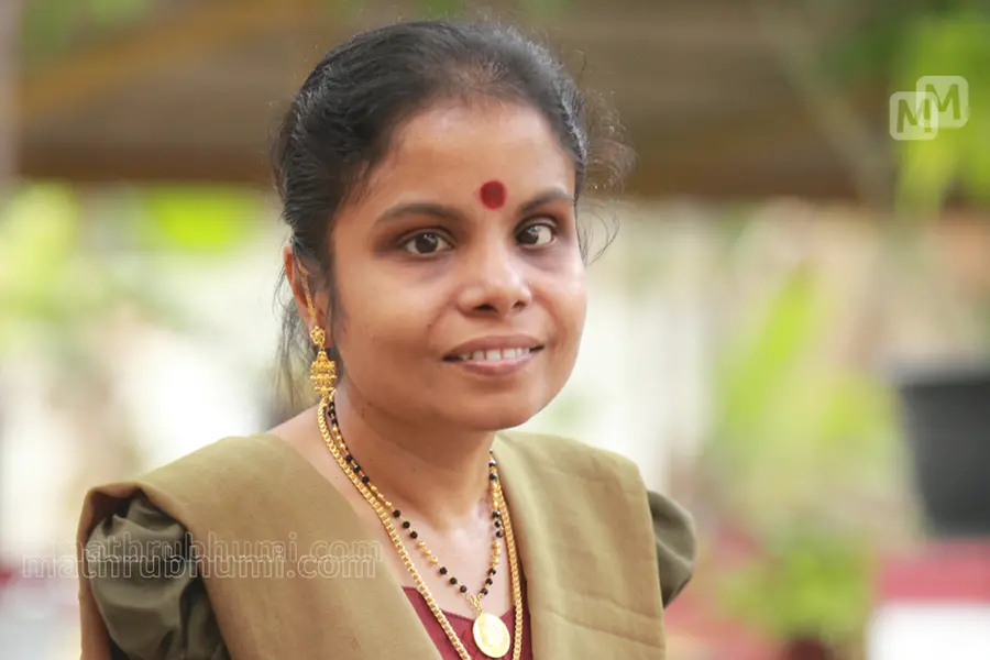 കുട്ടികളുടെ പാഠപുസ്തകങ്ങളിൽ ഭഗവത്ഗീത കൂടി ഉൾപ്പെടുത്തണം - വൈക്കം വിജയലക്ഷ്മി