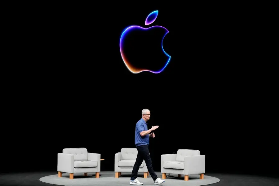 Is Tim Cook about to leave Apple, and this man set to replace him?