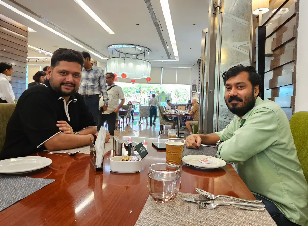 അജനീഷ് ലോക്നാഥും സംവിധായകൻ ജിയെൻ കൃഷ്ണകുമാറും | Photo: Mathrubhumi