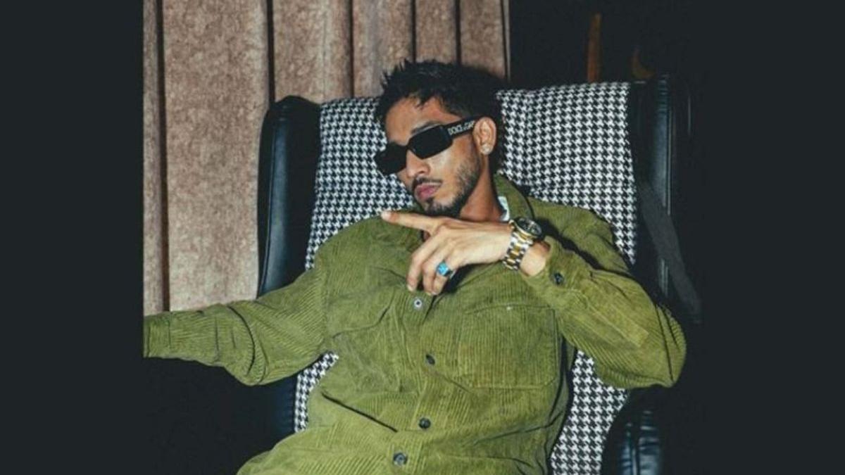 Pakistani rapper Talha Anjum sparks outrage after draping Indian flag ...