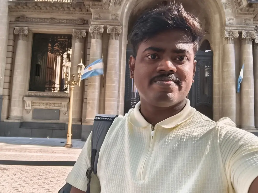 യുവാവ് എക്സില് പങ്കുവെച്ച സെല്ഫി | Photo: x/ thiru