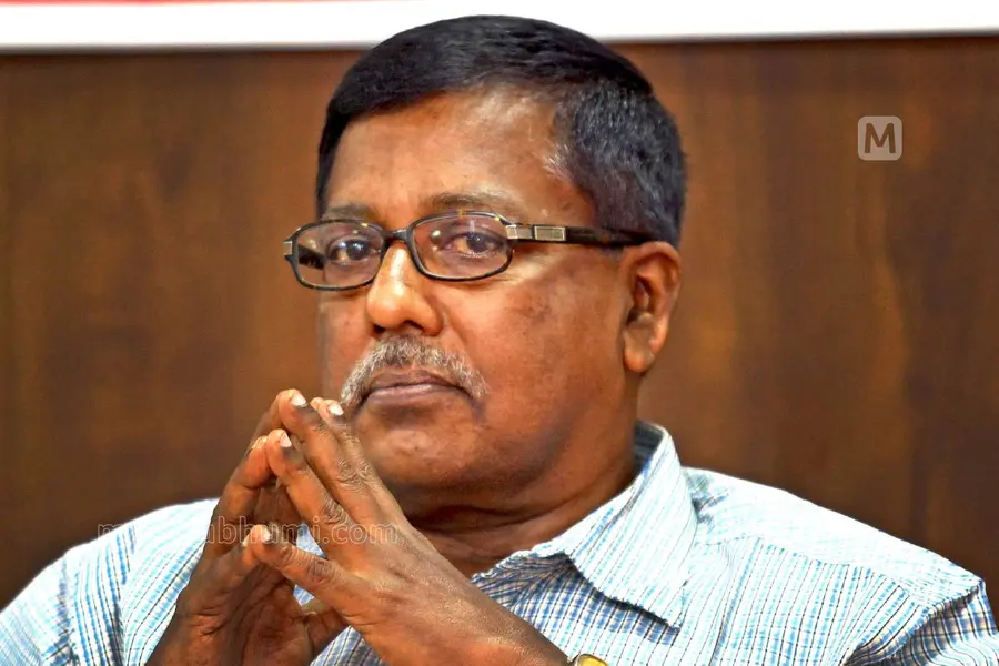 'ഓത്തുപള്ളിയുടെ പാട്ടുകാരൻ'; വി.ടി. മുരളി എഴുപതിലേക്ക്