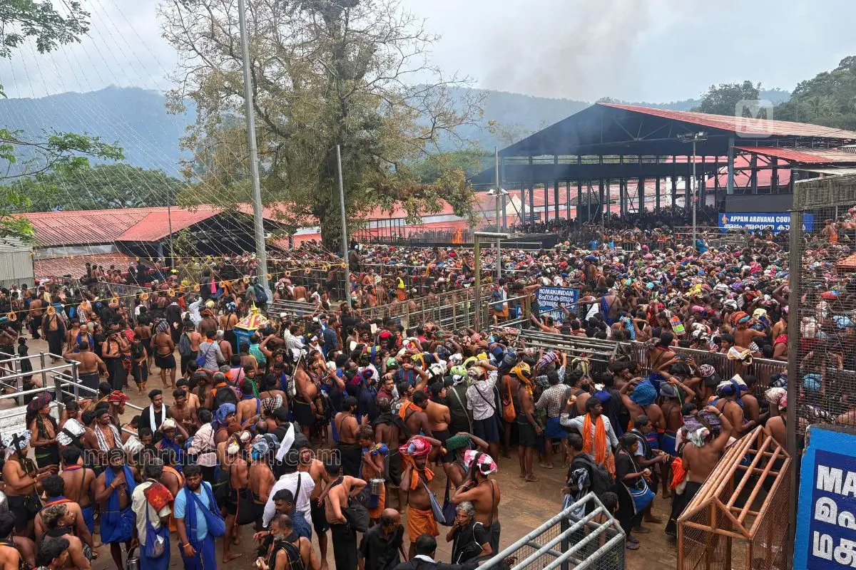Heavy crowd at Sabarimala | Photo:Mathrubhumi