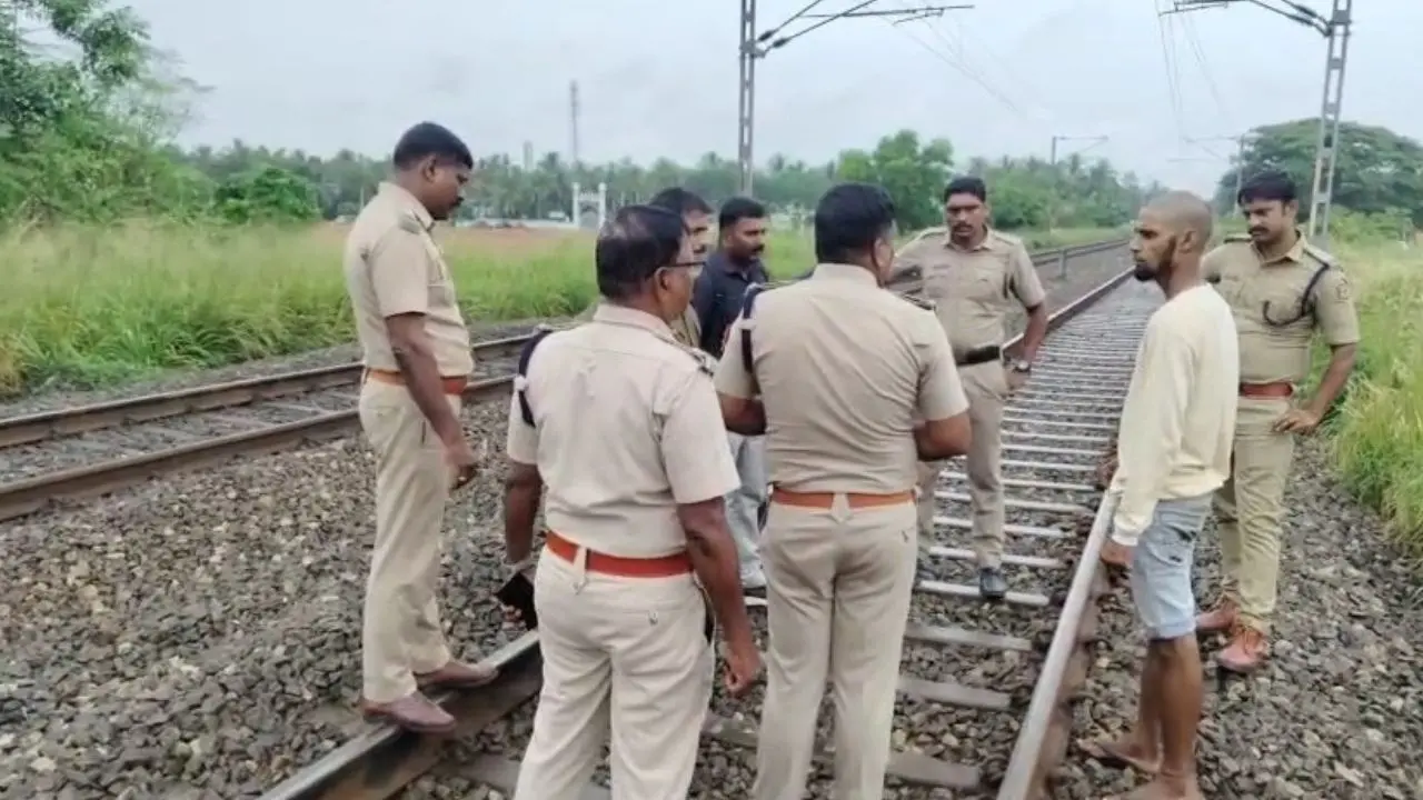 സംഭവത്തെക്കുറിച്ച് അന്വേഷണം നടത്തുന്ന ഉദ്യോഗസ്ഥർ (Image: Special arrangement)