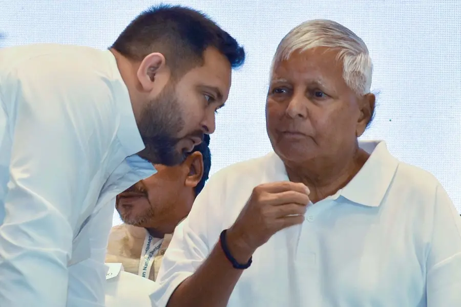 പ്രതിപക്ഷനേതാവാകാനില്ലെന്ന് തേജസ്വി; ലാലു നിര്ബന്ധിച്ചു, ഒടുവില് സമ്മതിച്ചു