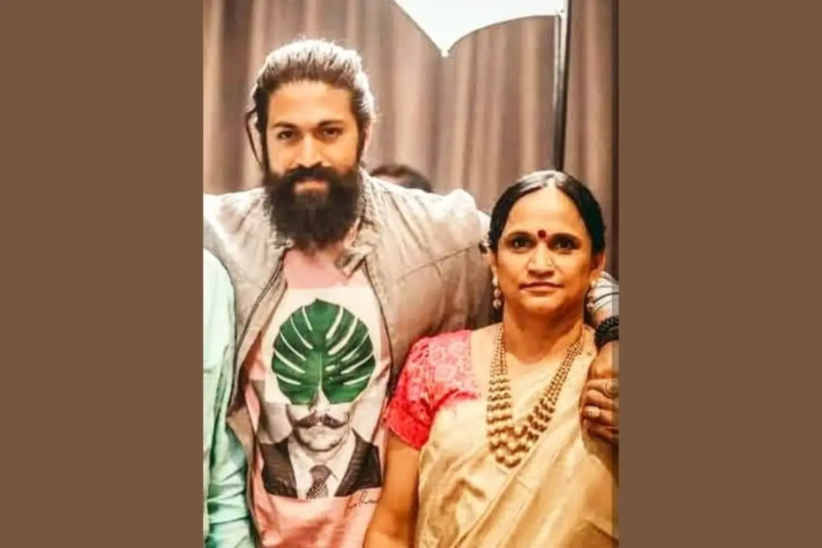 Yash and his mother Pushpa | Photo: Instagram, @yash_tamil_fans_official