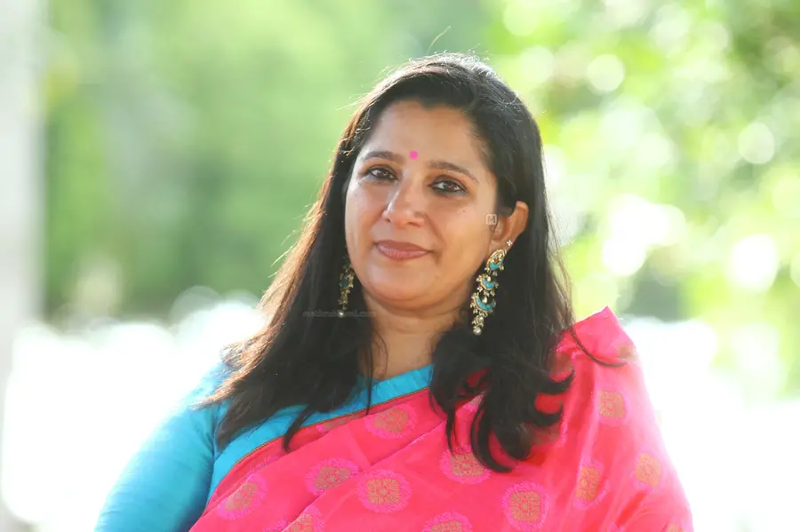 നിഷ ജോസ് കെ.മാണിക്ക് പിഎച്ച്ഡി; വീട്ടമ്മമാരെ ‘അധ്വാനവർഗ’ പരിധിയിൽപ്പെടുത്തി പഠനം