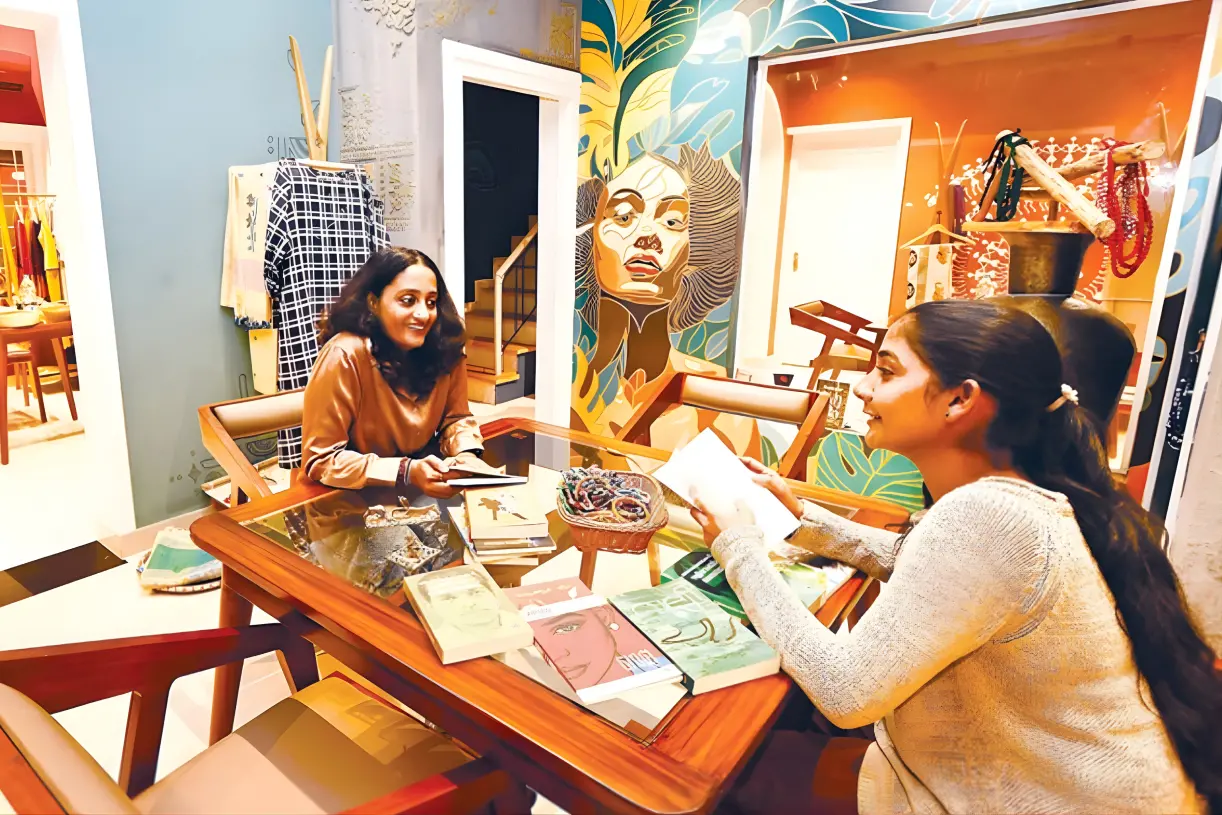 ചേവരമ്പലം 'കഥ'യിലെ വായനമുറിയിൽ നിന്ന്