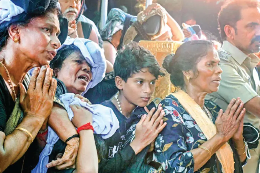 ‘ആ കണ്ണുകൾ നിറഞ്ഞത് കണ്ടു; ദുഃഖംകൊണ്ടല്ല, ആത്മസംതൃപ്തികൊണ്ട്’- ഒരു ഫോട്ടോഗ്രാഫറുടെ കുറിപ്പ്