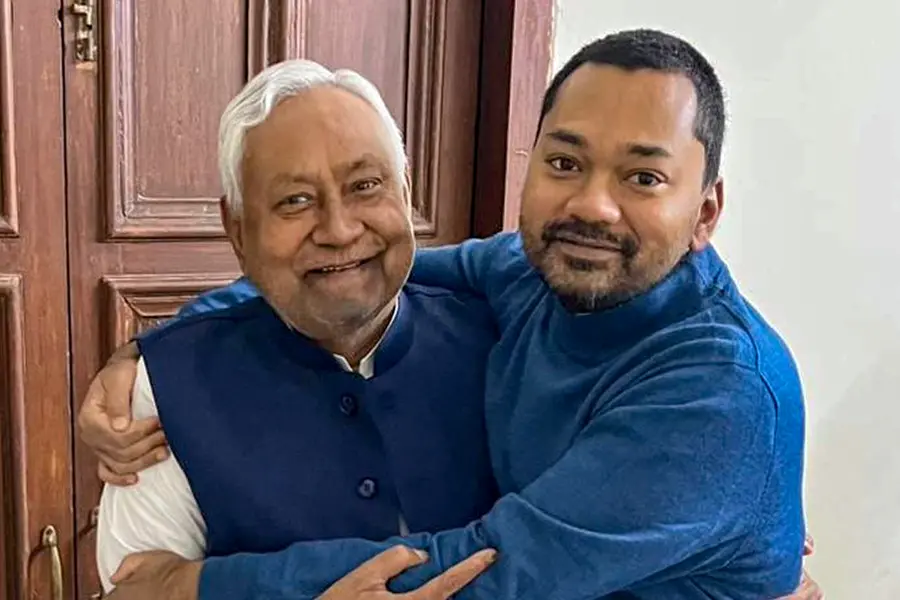Nitish Kumar With Son
