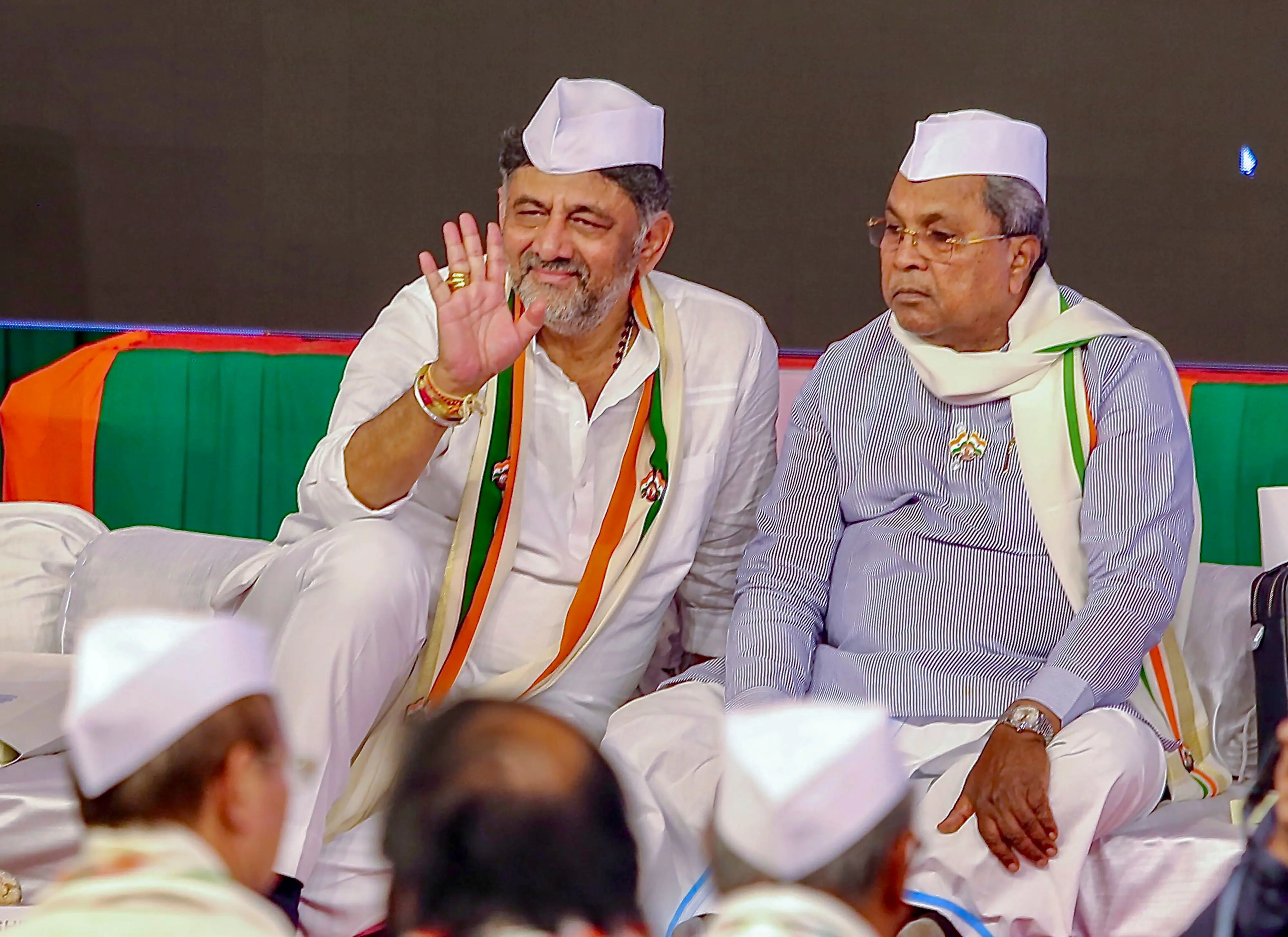 ഡി.കെ.ശിവകുമാര്, സിദ്ധരാമയ്യ | ഫോട്ടോ: PTI