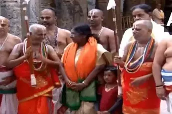 President Murmu offers prayers at Tirupati temple