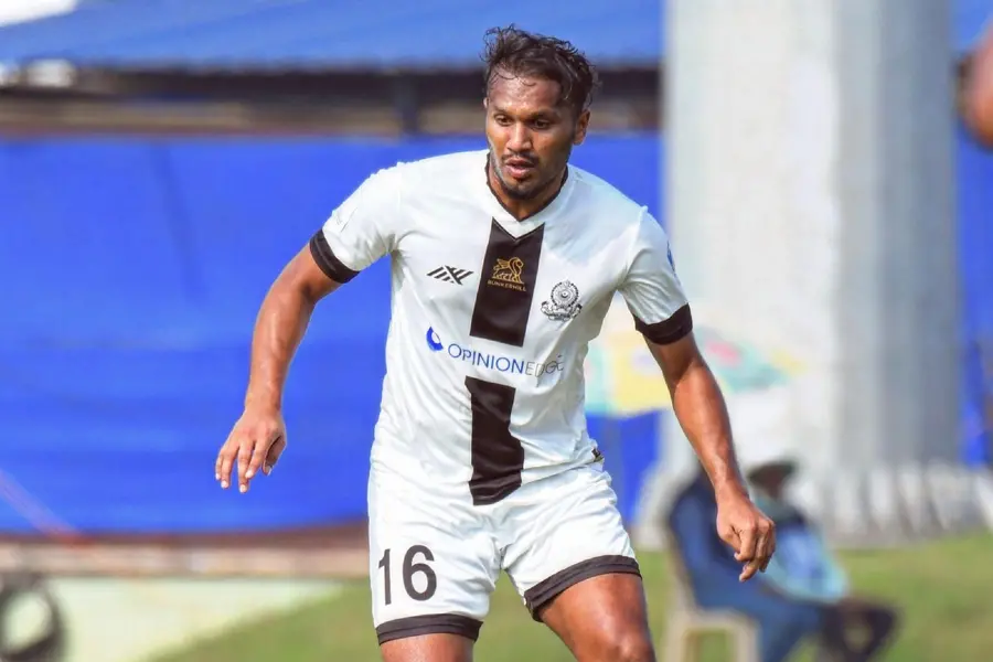 രണ്ടുമാസം മുന്പ് വെന്റിലേറ്ററില്, അബോധാവസ്ഥയില് മൂന്ന് ദിവസം, ഇപ്പോള് ഫുട്ബോള് മൈതാനത്ത്