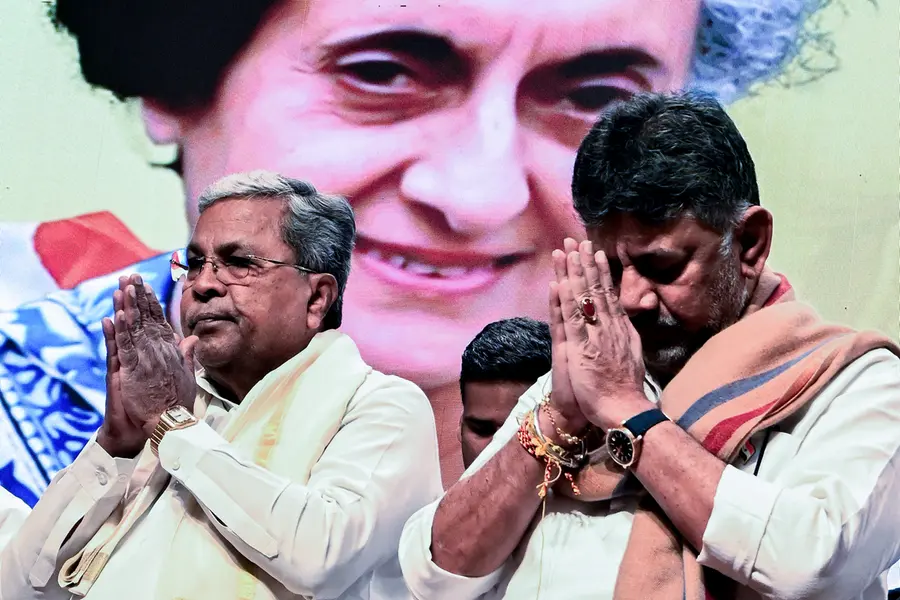 അഞ്ചുവര്‍ഷവും മുഖ്യമന്ത്രിയായിരിക്കുമെന്ന് സിദ്ധരാമയ്യ; ഡല്‍ഹിക്ക് പോയവരെ തള്ളി ഡി.കെ., ഖാര്‍ഗെ ബെംഗളൂരുവിലെത്തി