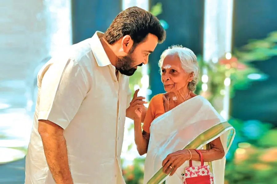 80-year-old Leelamani Amma excitedly meets Mohanlal during the shooting of Drishyam 3