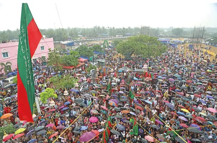 ഉറൂസിനോടനുബന്ധിച്ച് തിരുവനന്തപുരം ബീമാപള്ളി ദർഗാഷെരീഫിൽ കൊടിയേറിയപ്പോൾ
