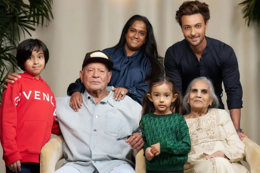 ‘You are our Galaxy’: Arpita Khan pens sweet note on father Salim Khan's 90th birthday