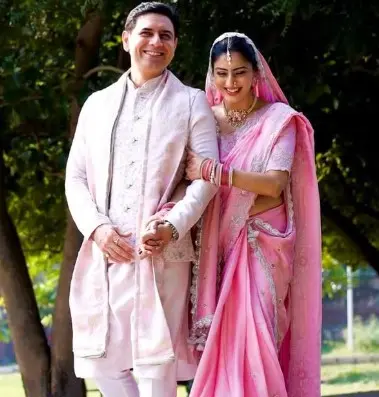Ashlesha Savant and Sandeep Baswana | Instagram smritiiraniofficial