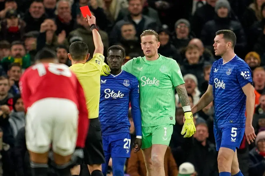 ‘Does not reflect who I am or the values I stand for,’ says Gueye after slapping Everton teammate Keane