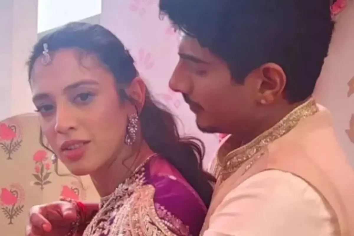 Smriti Mandhana and Palaash Muchhal pictured in their wedding outfits before the ceremony was unexpectedly put on hold. Photo: Instagram