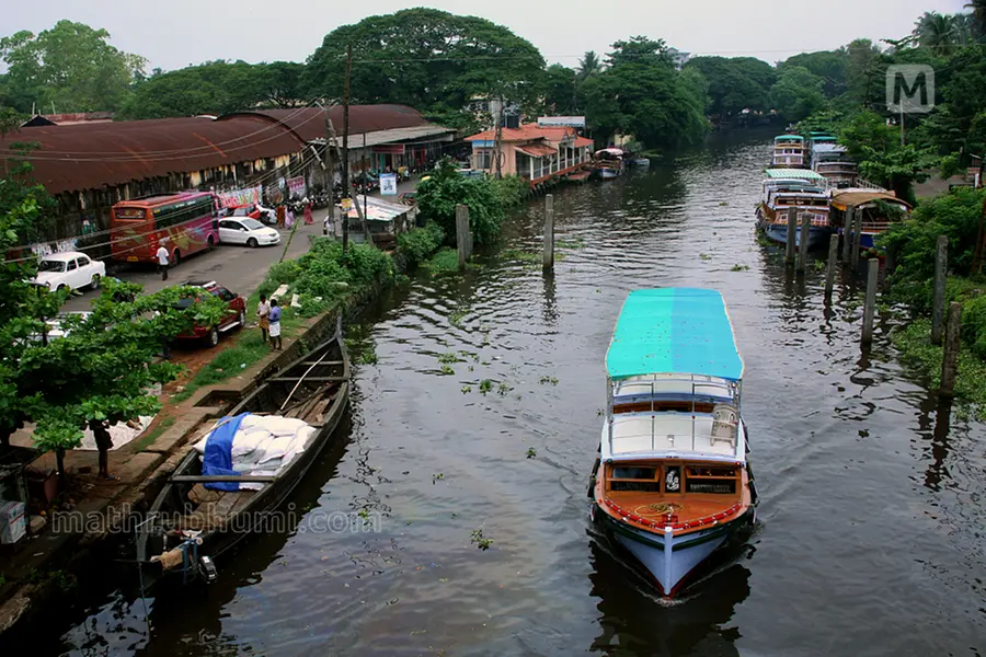 Historical analysis of Alappuzha Municipality, known as the Venice of the East, detailing its political history and election results.