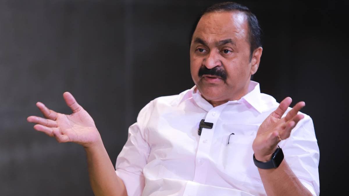 https://img.mathrubhumi.com/view/acePublic/alias/contentid/1ngbxggkswzuftpvgw9/0/vd-satheesan-jpg.jpeg?f=16%3A9&q=0.75&w=1200