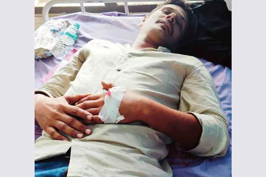 യുവതിയെ രക്ഷിക്കുന്നതിനിടെ സ്ഥാനാർഥിക്ക് തേനീച്ചക്കുത്തേറ്റു