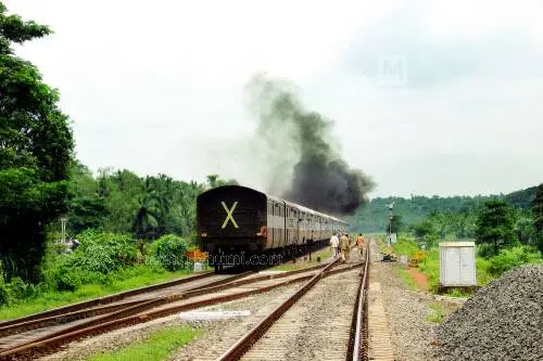 ‘Phone rings at 2:30 am’; SI Sudhakaran saves 25-yr-old who fell from moving train