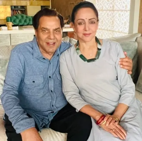 Dharmendra, Hema Malini | Photo/@dreamgirlhema