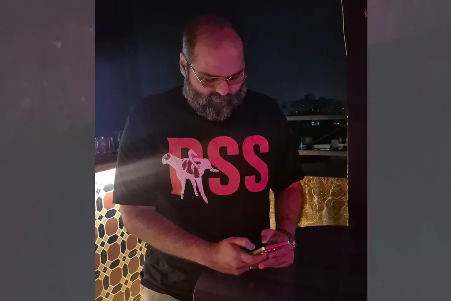 Kunal Kamra turns talking point again, this time with a T-shirt mocking RSS