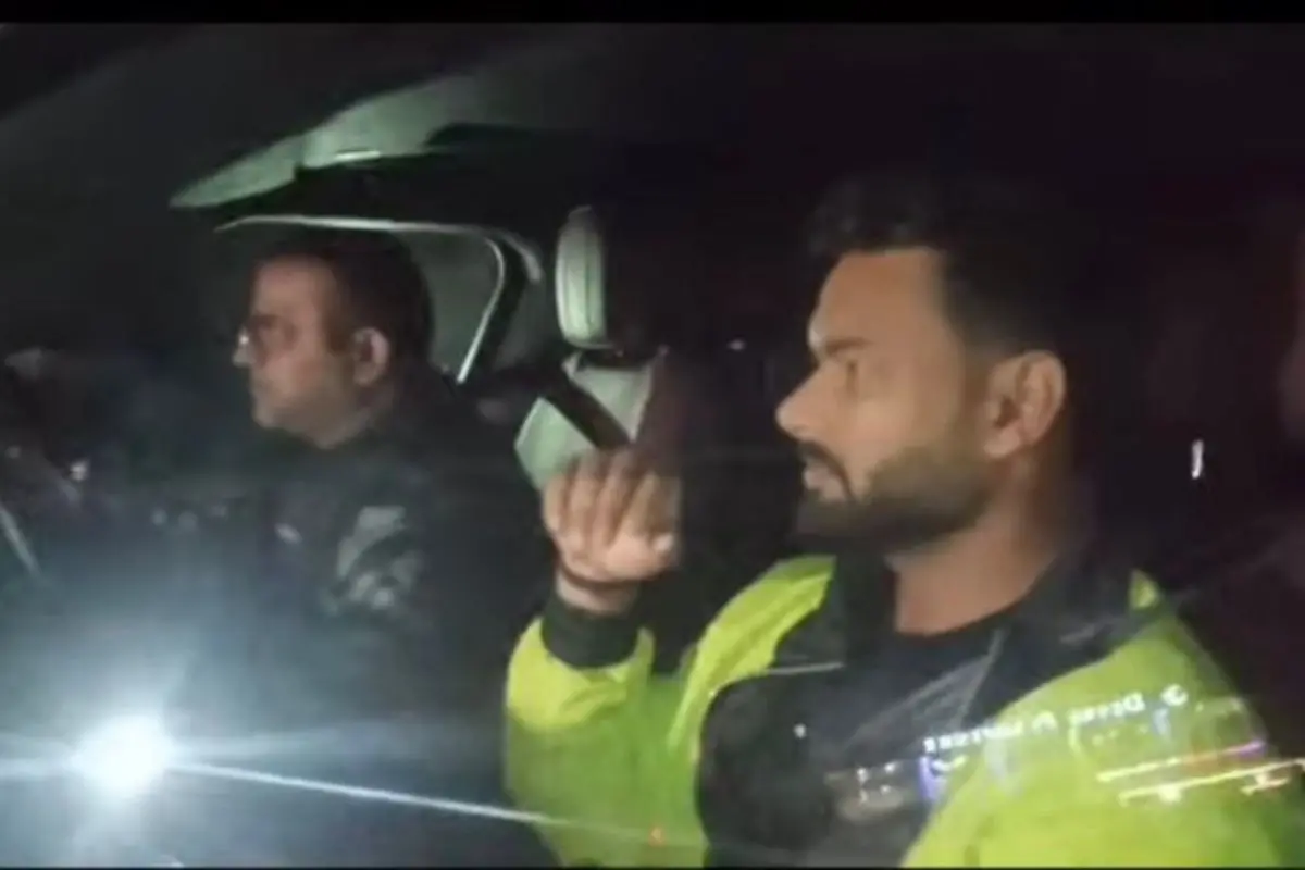 Rishabh Pant arrives at Dhon's residence. | Screengrab/X