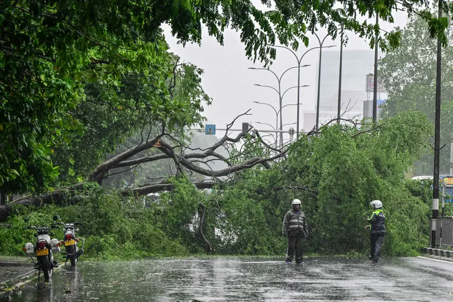 Sri Lanka battles rising floods as death toll climbs to 80