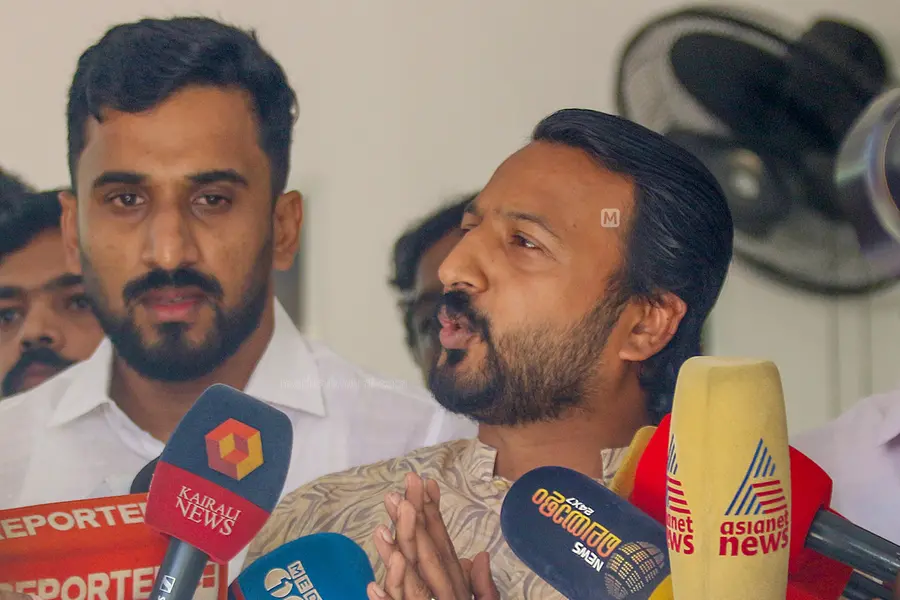 രാഹുലിന്റെ മുന്കൂര് ജാമ്യാപേക്ഷ ബുധനാഴ്ച പരിഗണിക്കും; അതുവരെ രഹസ്യകേന്ദ്രത്തില്?,തിടുക്കമില്ലാതെ പോലീസ്