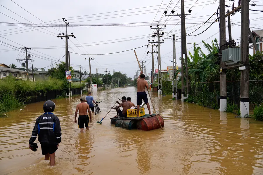 Cyclone Ditwah disrupts flights in Sri Lanka; nearly 300 Indians stranded in Colombo