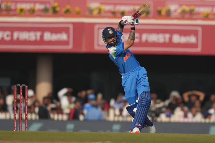 King Mode ON: Burger pitches it up, Kohli launches a soaring six over mid-off | WATCH