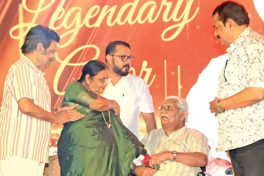 'അരനൂറ്റാണ്ട് നിലനിന്നത് പ്രേക്ഷകരുടെ അകമഴിഞ്ഞ പിന്തുണകൊണ്ട്'; മലയാള സിനിമയിലെ 'ഓൾറൗണ്ടർ'ക്ക് ആദരം